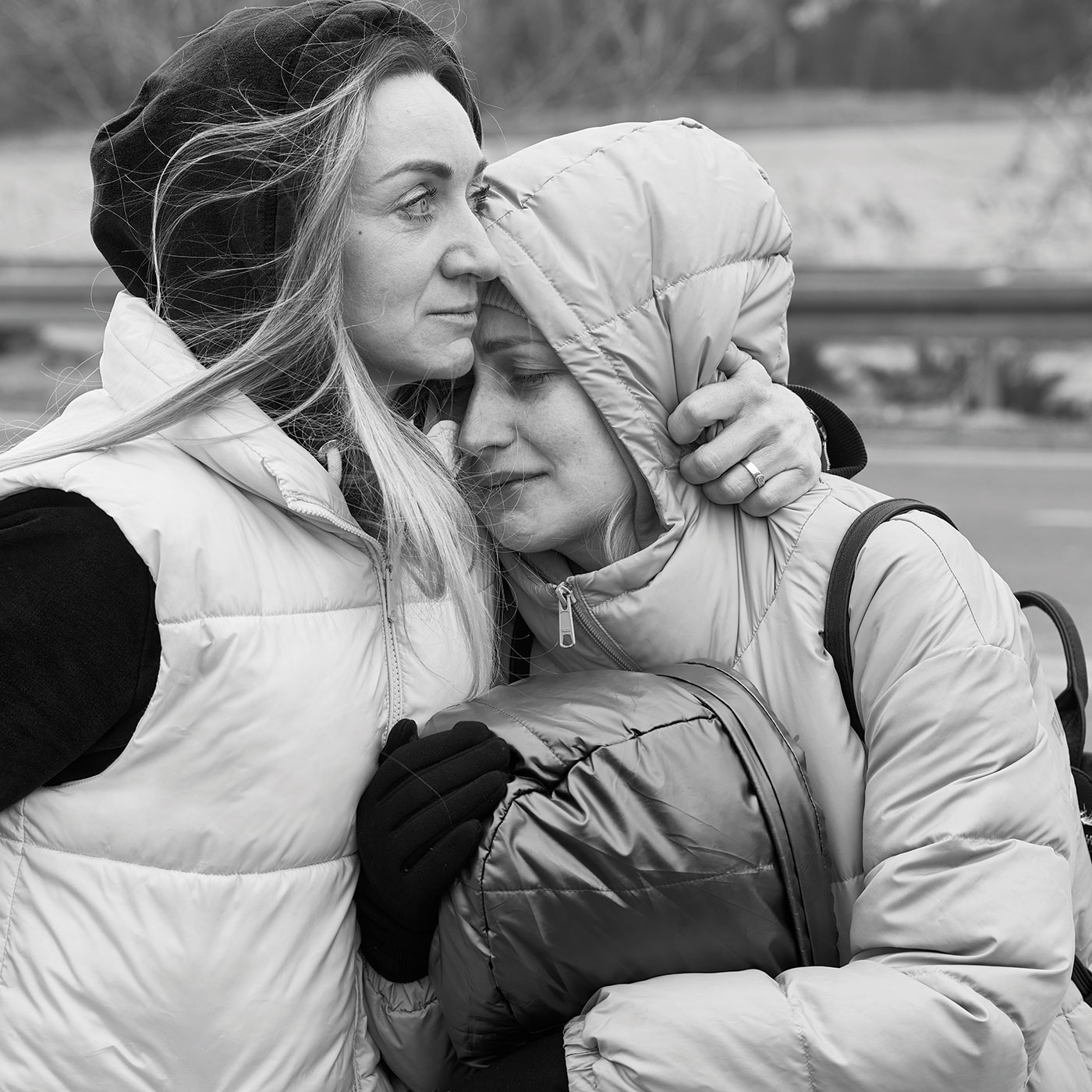 Image of two Ukrainian women embracing