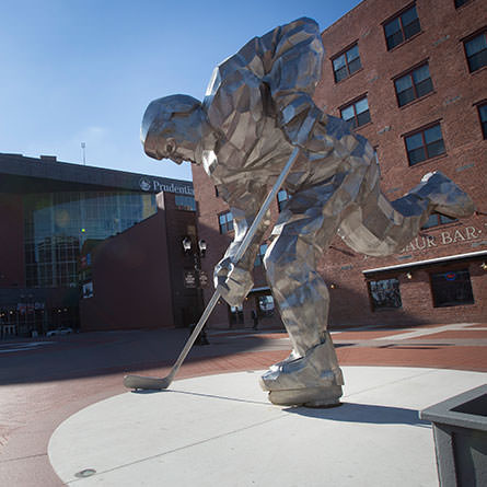 A hockey statue by Jon Krawczyk ’92 outside the Prudential Center