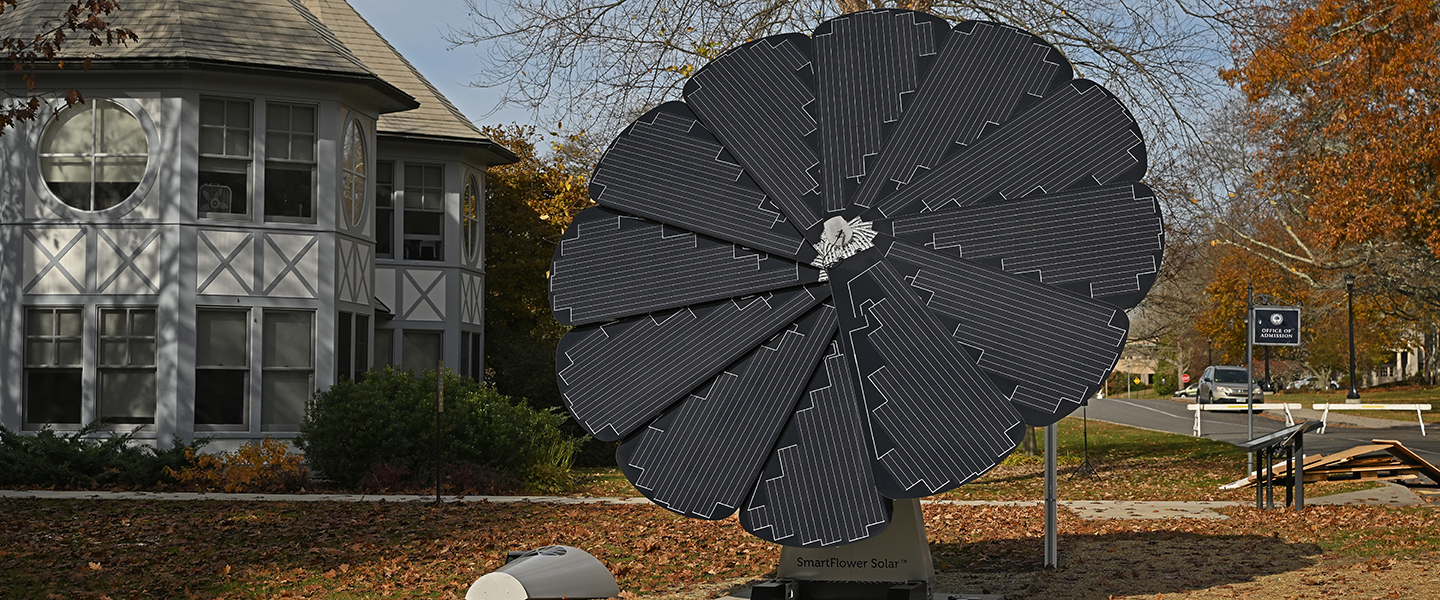 The new solar SmartFlower on campus
